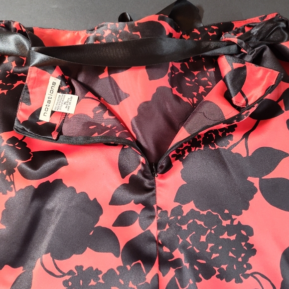 NWOT NOTATIONS SATIN RED & BLACK FLORAL FLARE SKIRT SIZE X-LARGE - Picture 5 of 9
